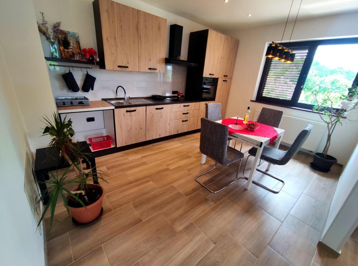 Apartmani Melia Marcelji Bagian luar foto