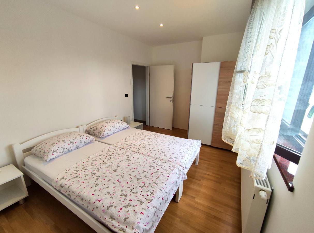 Apartmani Melia Marcelji Bagian luar foto